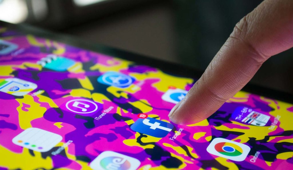 Social Media Facts & Stats - Rak Design
